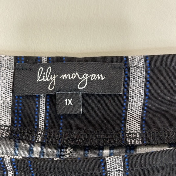 Lily Morgan Striped Top Black White Blue Cap Sleeve Grommet Details Boatneck 1X - Picture 8 of 12